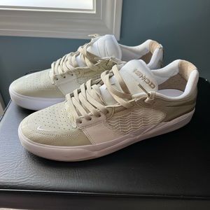 Nike SB Isod Wair Light Stone Summit White size 11 box included worn once